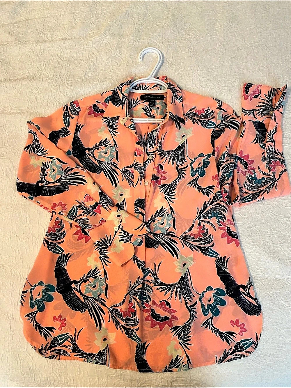 Banana Republic Floral Button Down Shirt in bright Pink & Black Size XS Like New